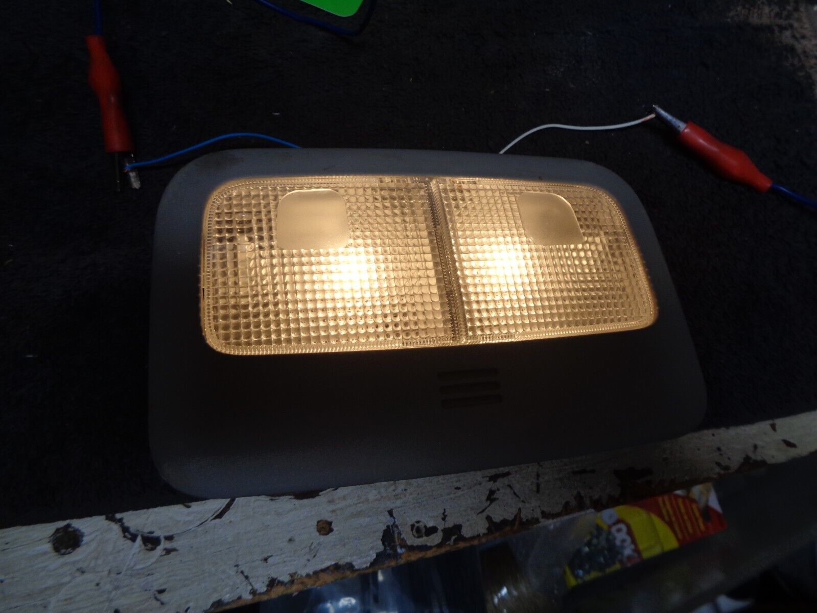 2006 - 2010 TOYOTA YARIS OEM OVERHEAD DOME LIGHT  FREE SHIPPING! R1 - RarePartsFinder.Com