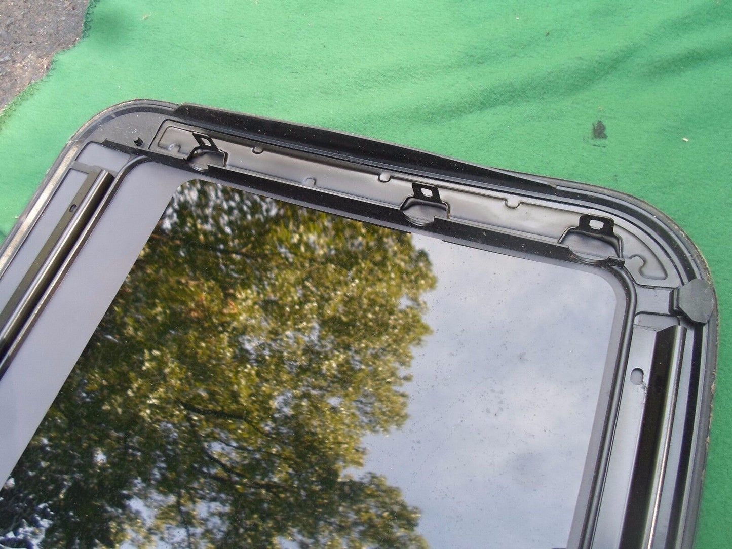 2011 MITSUBISHI ECLIPSE YEAR SPECIFIC OEM FACTORY SUNROOF GLASS FREE SHIPPING! - RarePartsFinder.Com
