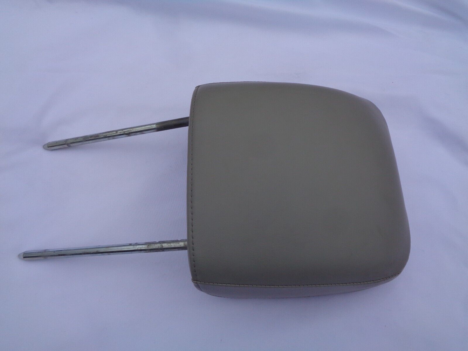 2004 - 2008 PACIFICA FRONT SEAT L R HEADREST HEAD REST GRAY OEM FREE SHIP R1 - RarePartsFinder.Com