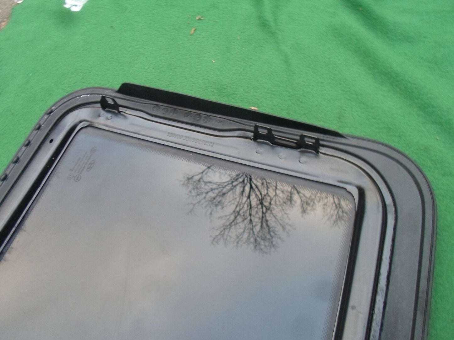2014 HYUNDAI EQUUS YEAR SPECIFIC OEM FACTORY SUNROOF GLASS FREE SHIPPING