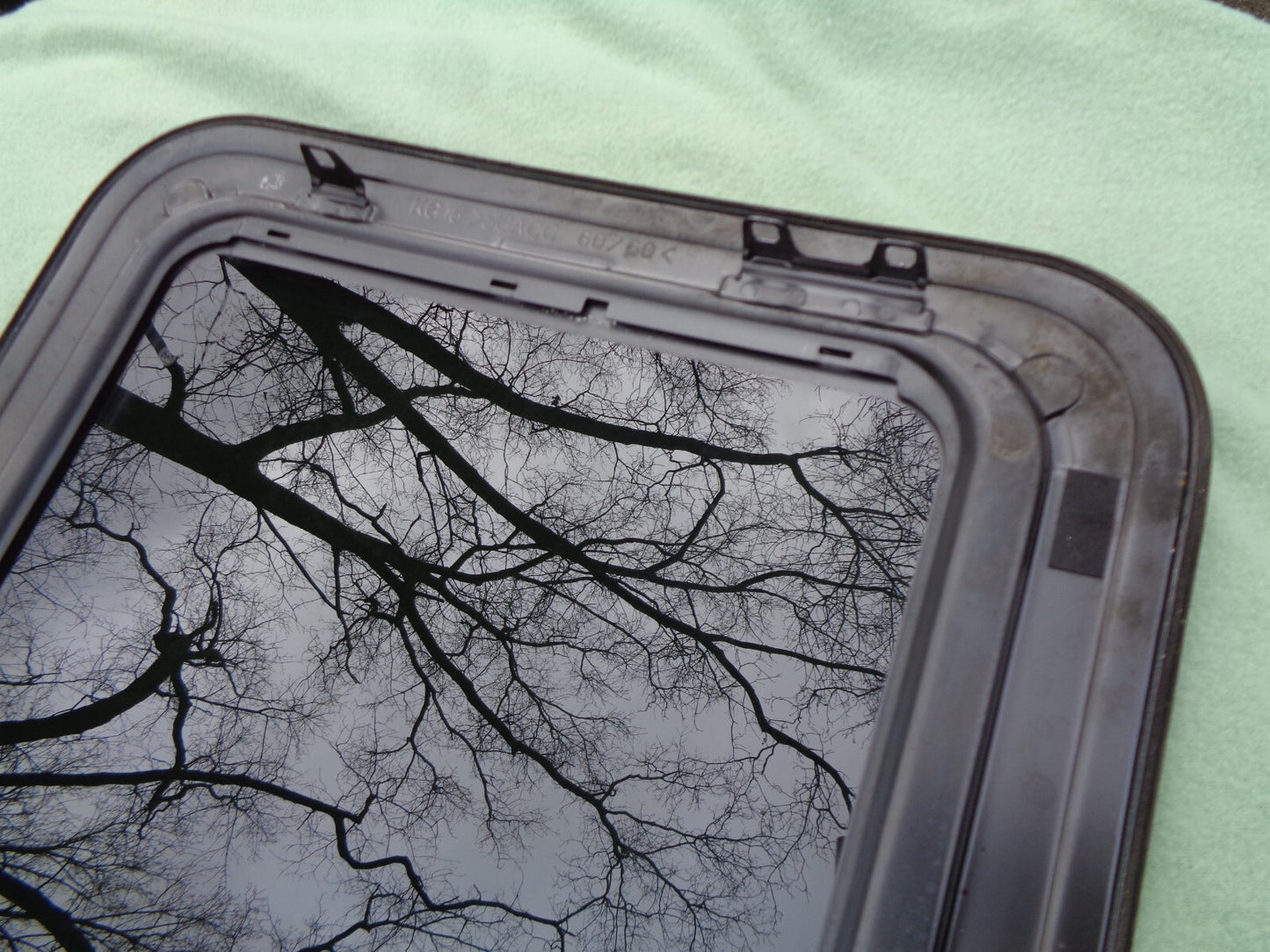 2005 - 2010 KIA SPORTAGE SUNROOF GLASS OEM FACTORY NO ACCIDENT FREE SHIPPING! - RarePartsFinder.Com