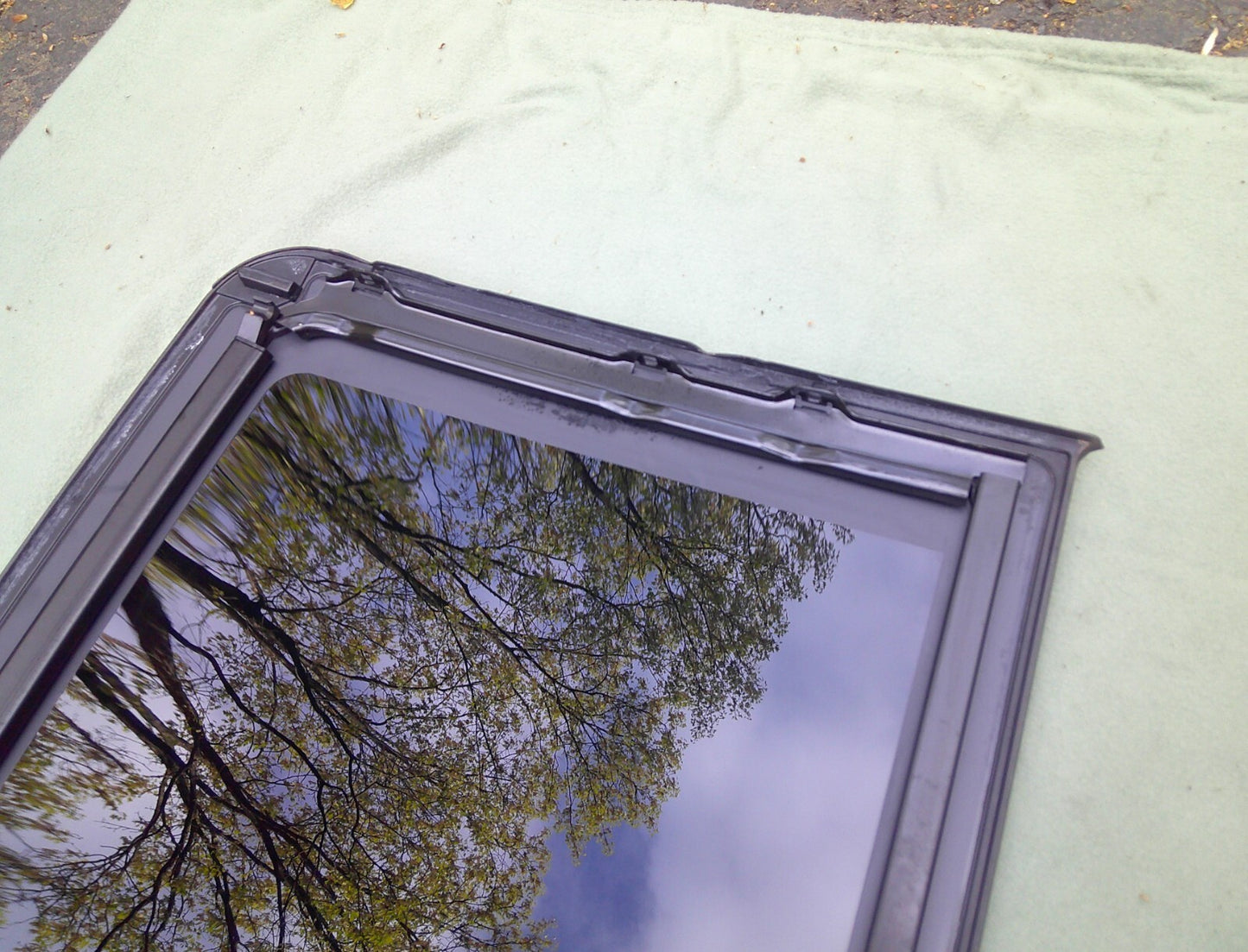 09 - 17 VOLVO XC60 OEM FRONT PANORAMIC SUNROOF GLASS NO ACCIDENT FREE SHIPPING! - RarePartsFinder.Com