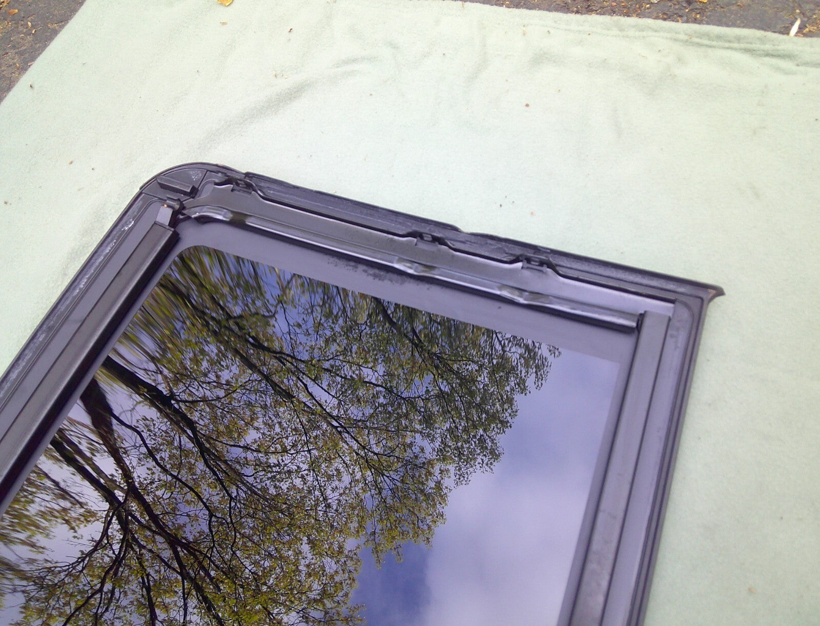 09 - 17 VOLVO XC60 OEM FRONT PANORAMIC SUNROOF GLASS NO ACCIDENT FREE SHIPPING! - RarePartsFinder.Com