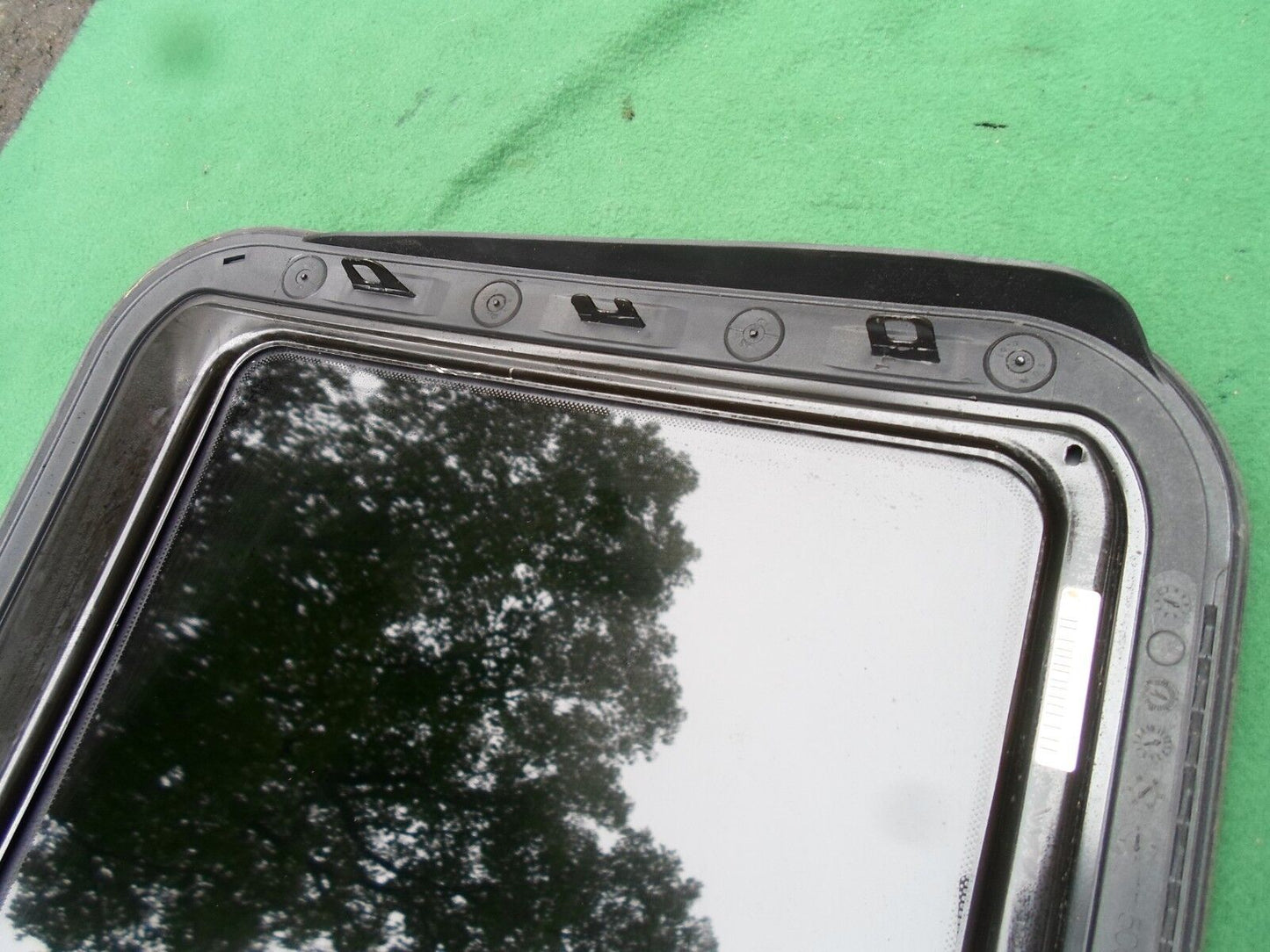 2016 VOLKSWAGON JETTA YEAR SPECIFIC  OEM FACTORY SUNROOF GLASS FREE SHIPPING!