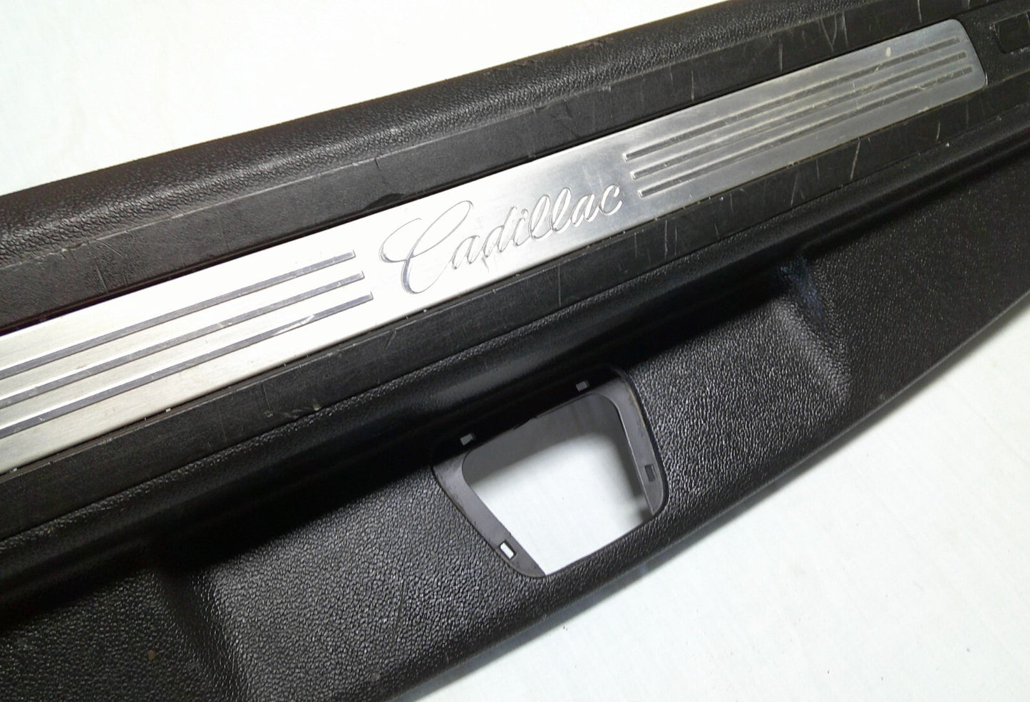 07 - 14 Cadillac  Escalade OEM Trunk Sill Cover Trim 15164157  M3