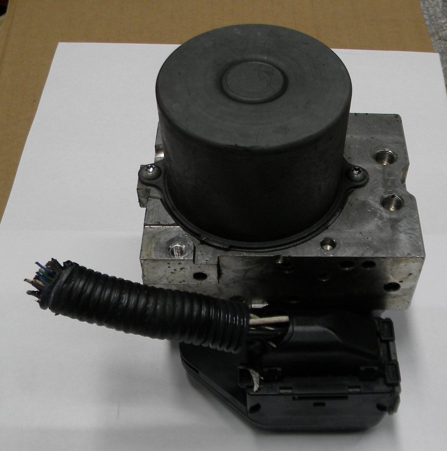 2015 Toyota RAV4 ABS Anti-Lock Brake Pump Control 44540-0R132  89541-0R052  M13