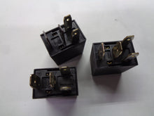 HYUNDAI RELAY LOT OF 3 95224-29000 TESTED 1 YEAR WARRANTY OEM FREE SHIPPING HY1 - RarePartsFinder.Com