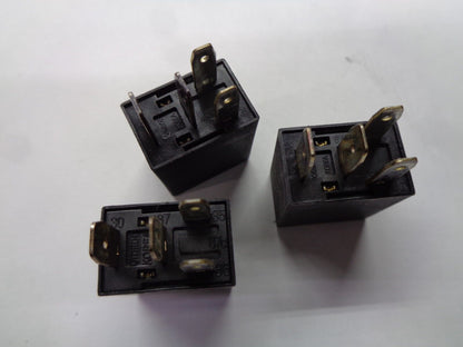 HYUNDAI RELAY LOT OF 3 95224-29000 TESTED 1 YEAR WARRANTY OEM FREE SHIPPING HY1 - RarePartsFinder.Com
