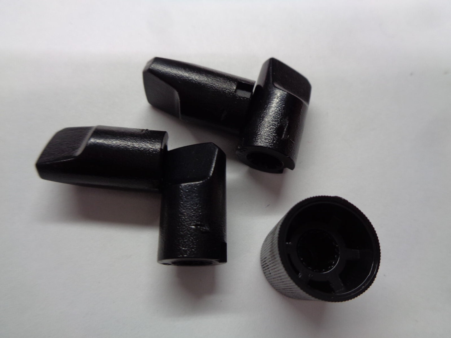 1993  MERCURY COUGAR STEREO TUNER RADIO KNOB SET OEM FACTORY FREE SHIPPING!