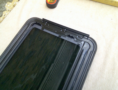 2006 - 2010 JEEP COMMANDER OEM SUNROOF GLASS NO ACCIDENT 68048844AA