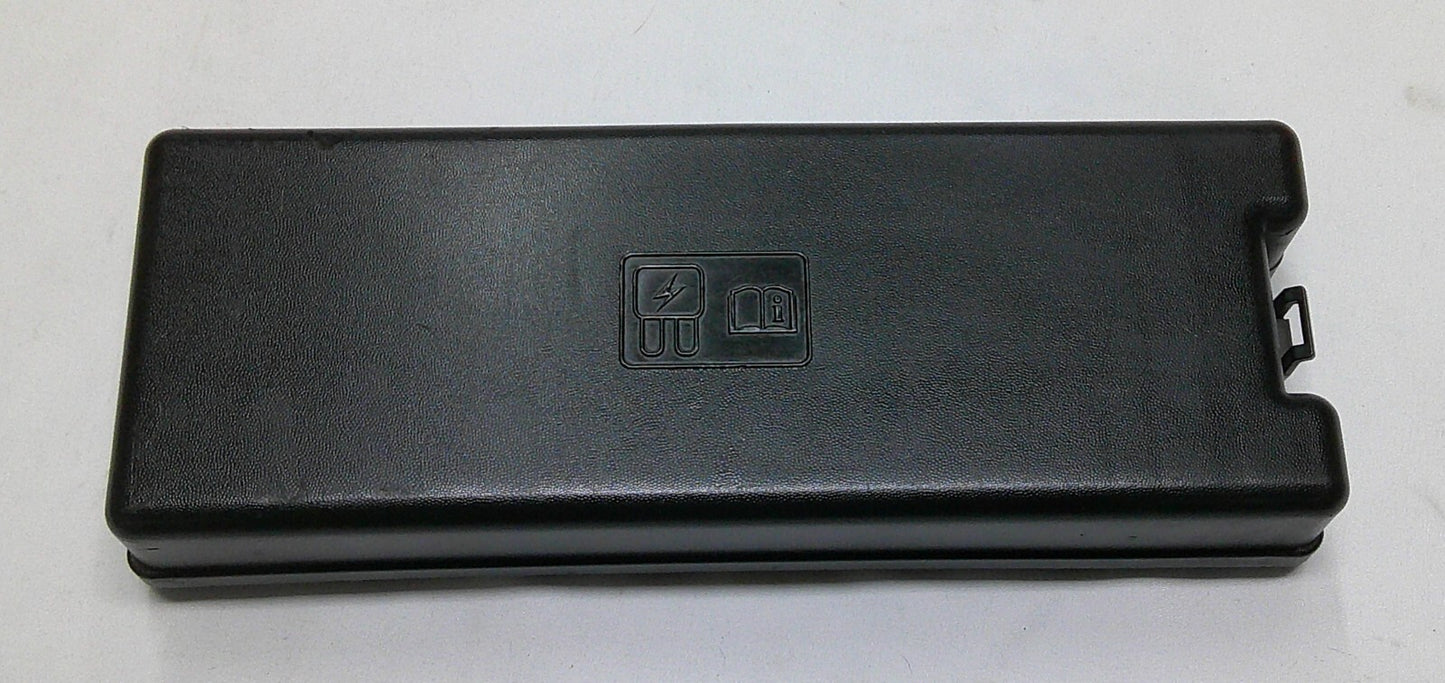 07 - 08 LINCOLN  NAVIGATOR FUSE RELAY ENGINE COMPARTMENT COVER LID   B8