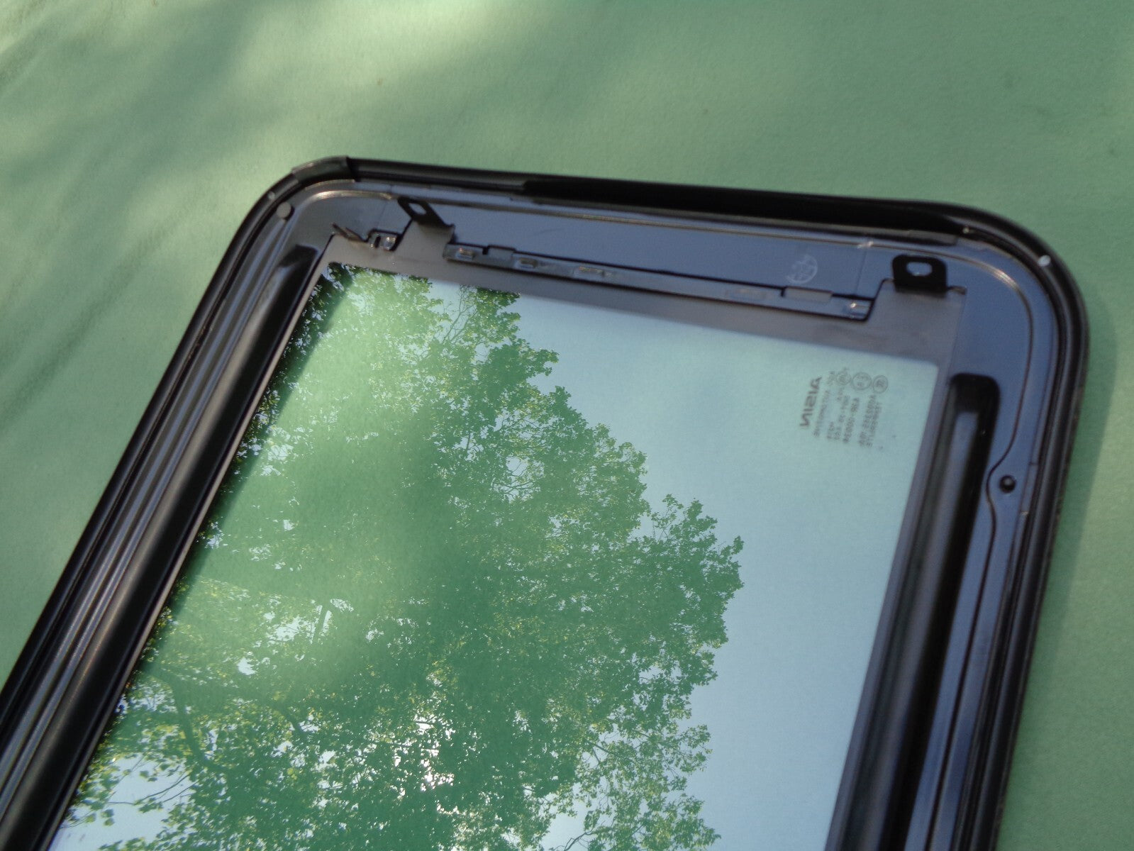 2006 - 2013 SUZUKI GRAND VITARA SUNROOF GLASS PANEL OEM FACTORY FREE SHIPPING! - RarePartsFinder.Com