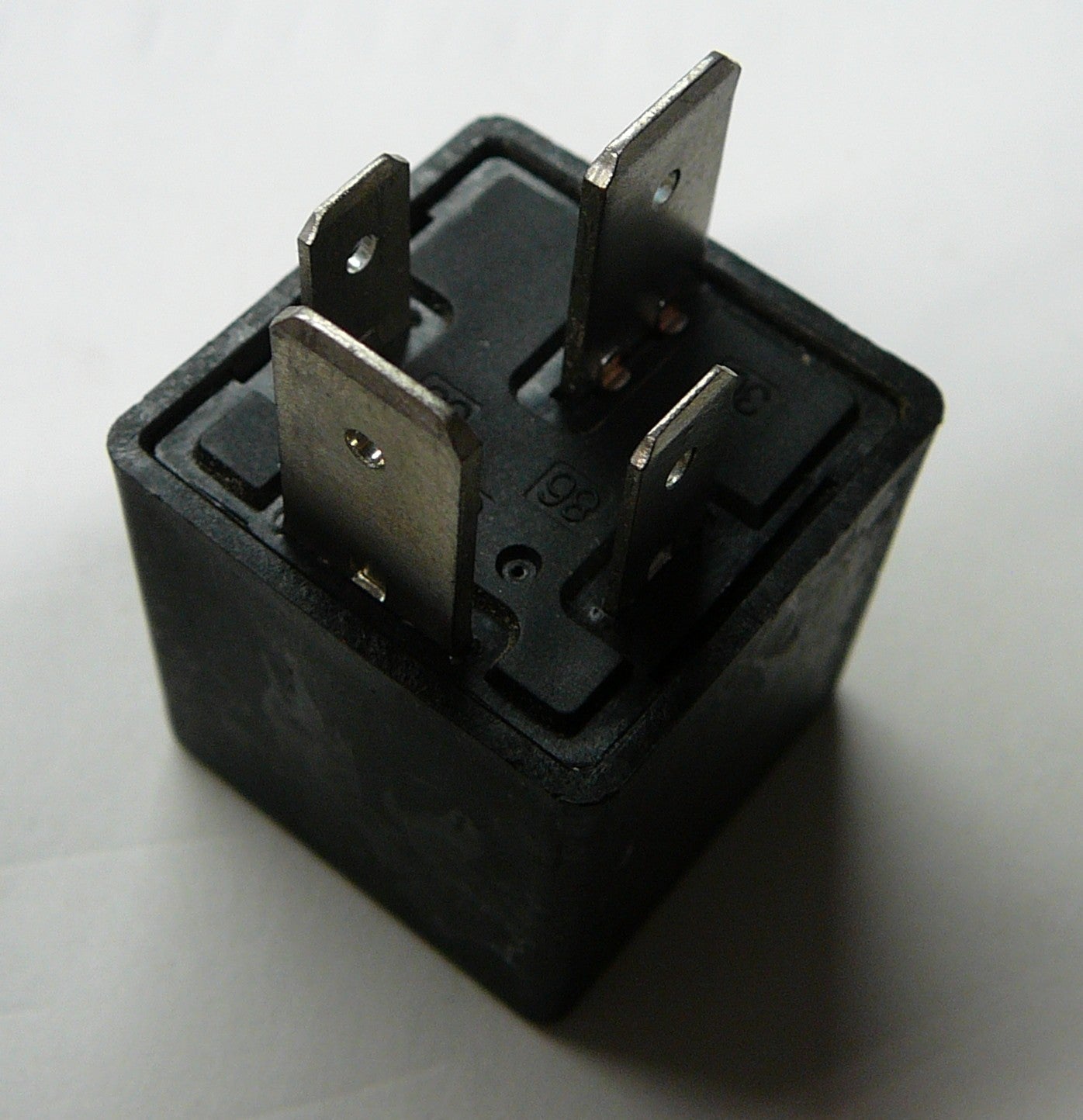 Jeep Renegade 4-Blade Black Relay 1/11632/87 12V 50A HFV7/012-HTM-R  C3