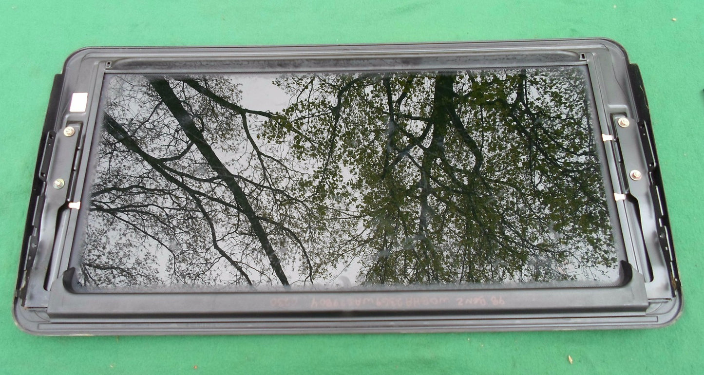 1996 MERCEDES BENZ C220 OEM FACTORY YEAR SPECIFIC SUNROOF GLASS FREE SHIPPING! - RarePartsFinder.Com