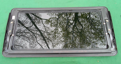 1996 MERCEDES BENZ C220 OEM FACTORY YEAR SPECIFIC SUNROOF GLASS FREE SHIPPING! - RarePartsFinder.Com