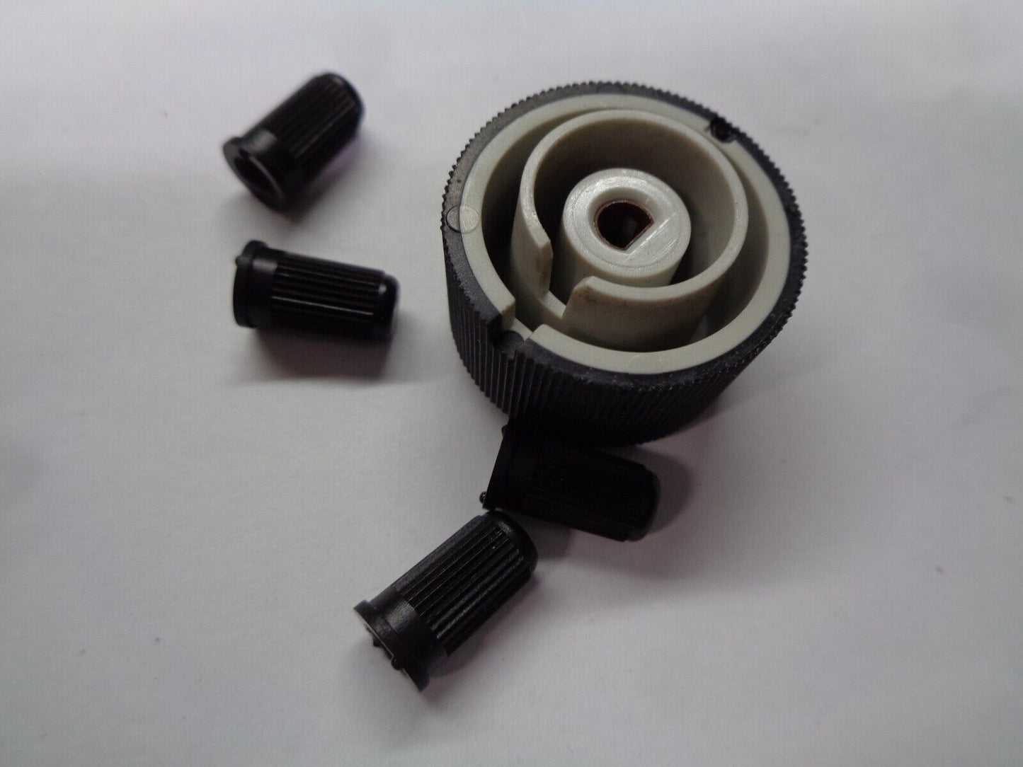 2002 BUICK REGAL RADIO STEREO TUNER KNOB SET OEM FREE SHIPPING! - RarePartsFinder.Com