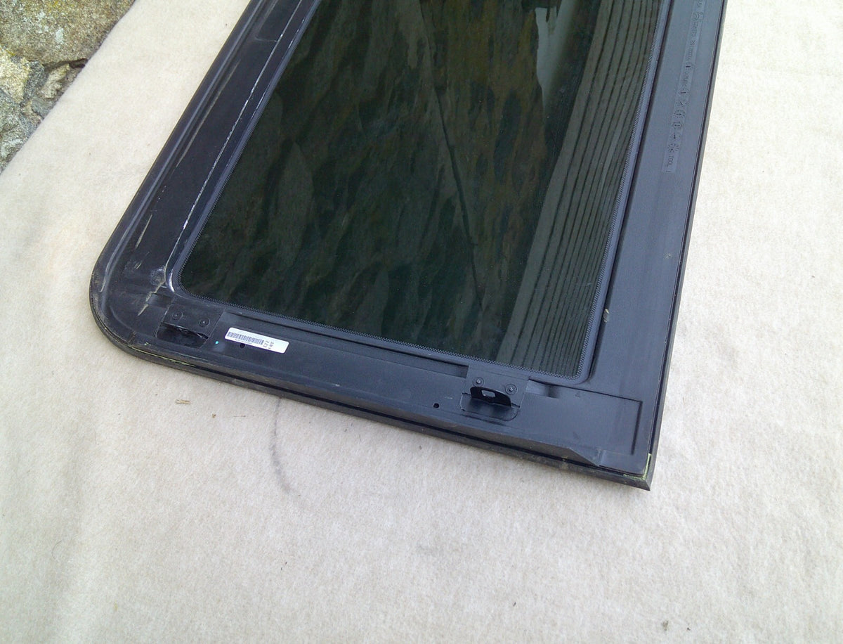 08 09 10 11 12 13 14 CADILLAC CTS OEM FRONT SUNROOF GLASS 23142060; 22792089; 22924513; 23149270; 25895104