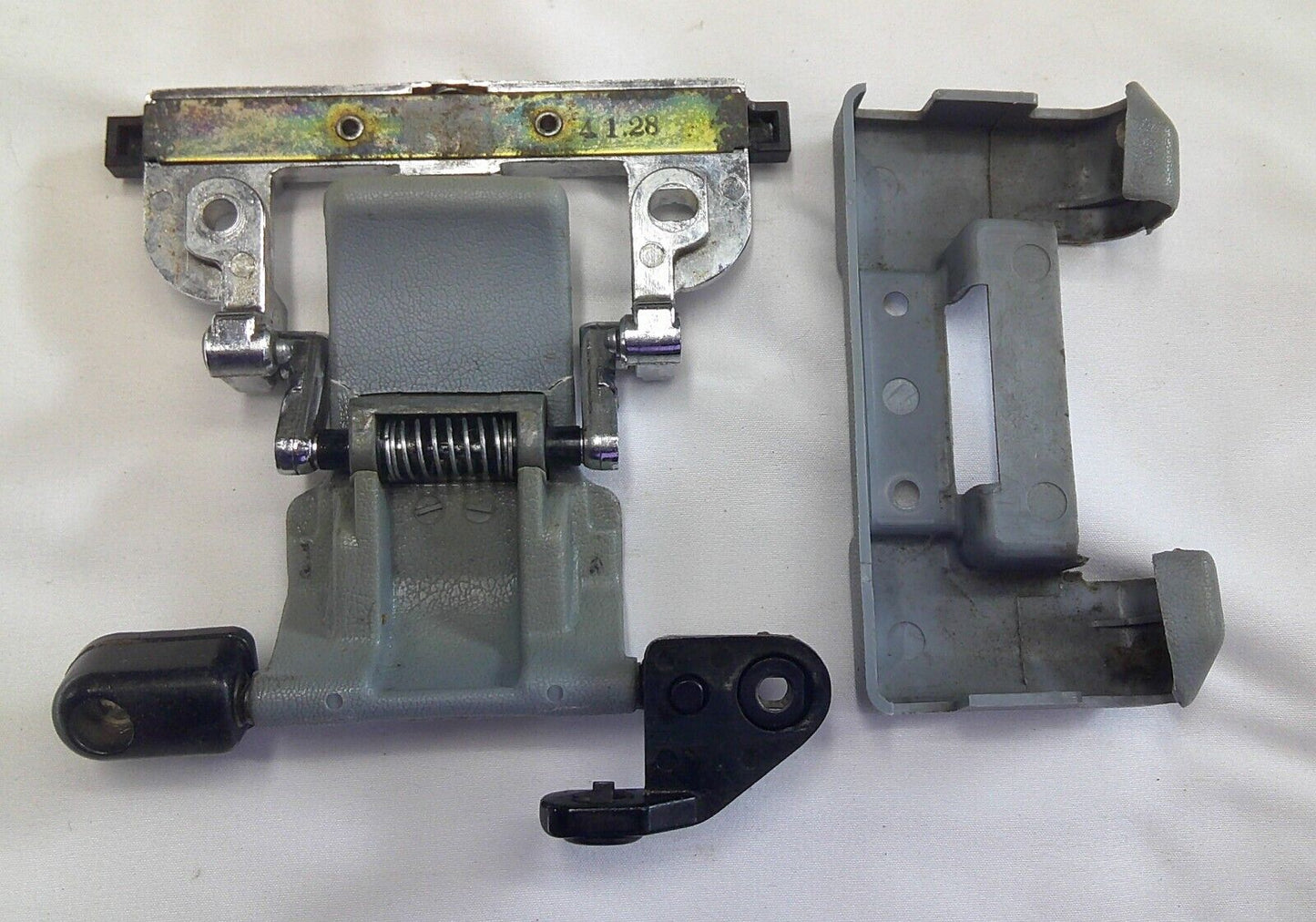 1992 TOYOTA PASEO SUNROOF LATCH HANDLE OEM FREE SHIPPING B3 - RarePartsFinder.Com