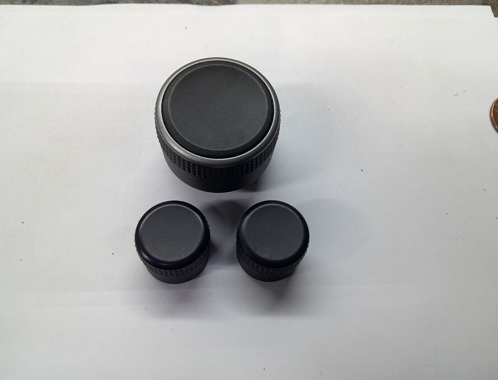 2010 2011 MAZDA CX-7 RADIO STEREO TUNER CONTROL KNOB SET OEM FREE SHIPPING - RarePartsFinder.Com