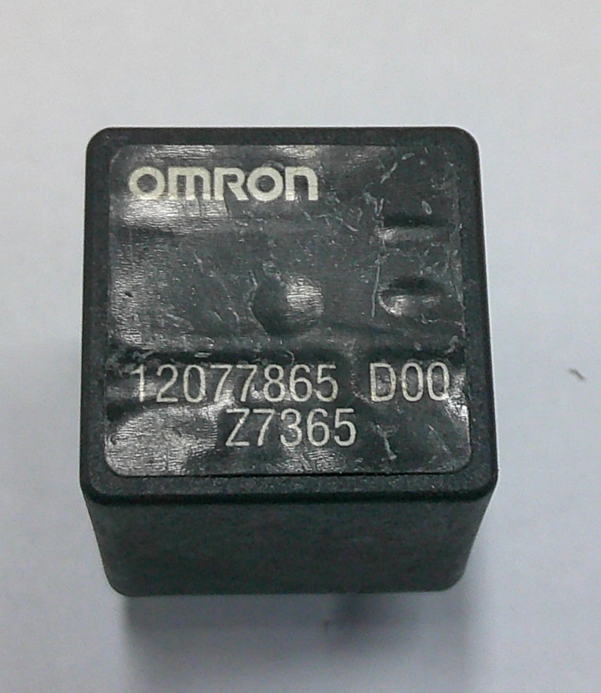 GM OEM OMRON 5 PIN  RELAY  12077865  1 YEAR WARRANTY GM4