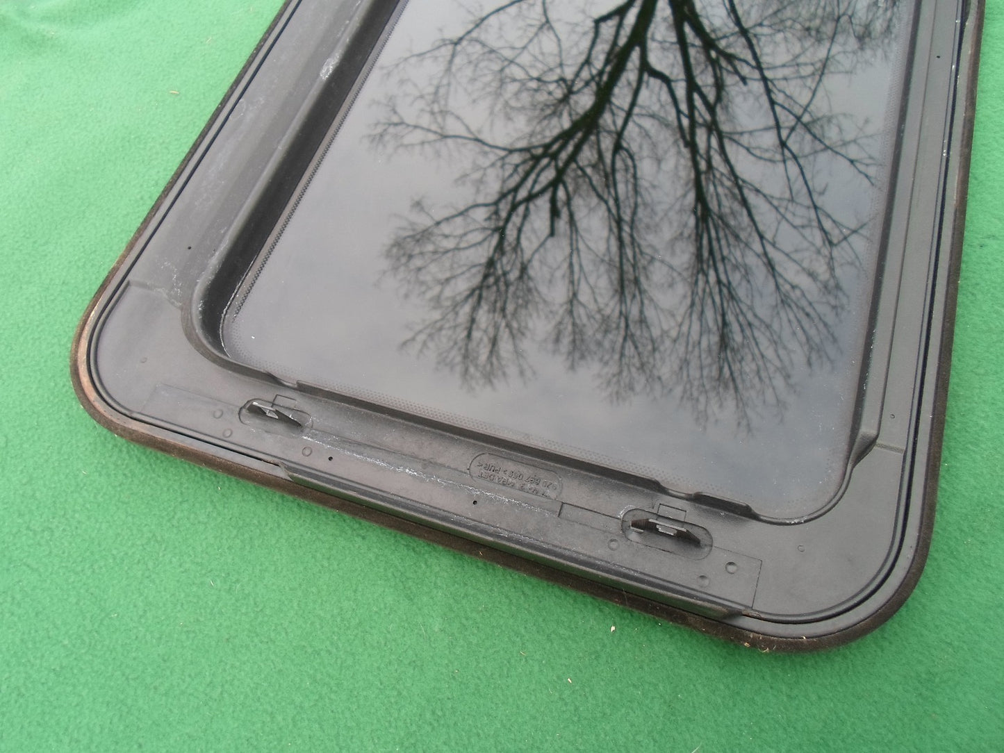 2001 FORD EXPLORER  YEAR SPECIFIC SUNROOF GLASS  NO ACCIDENT OEM - RarePartsFinder.Com