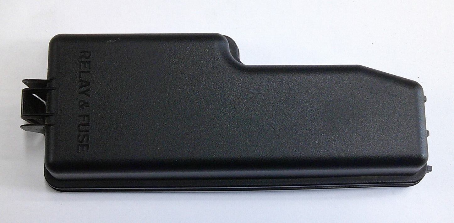 2001 - 2003 TOYOTA SEQUOIA ENGINE FUSE BOX RELAY LID COVER 82661-0C060 B6