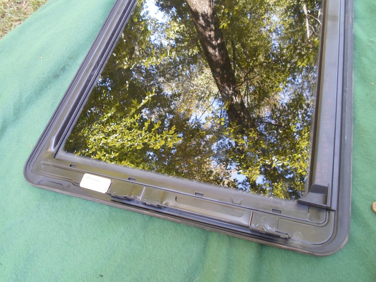 2001 MERCEDES BENZ E320 YEAR SPECIFIC SUNROOF GLASS OEM FREE SHIPPING!