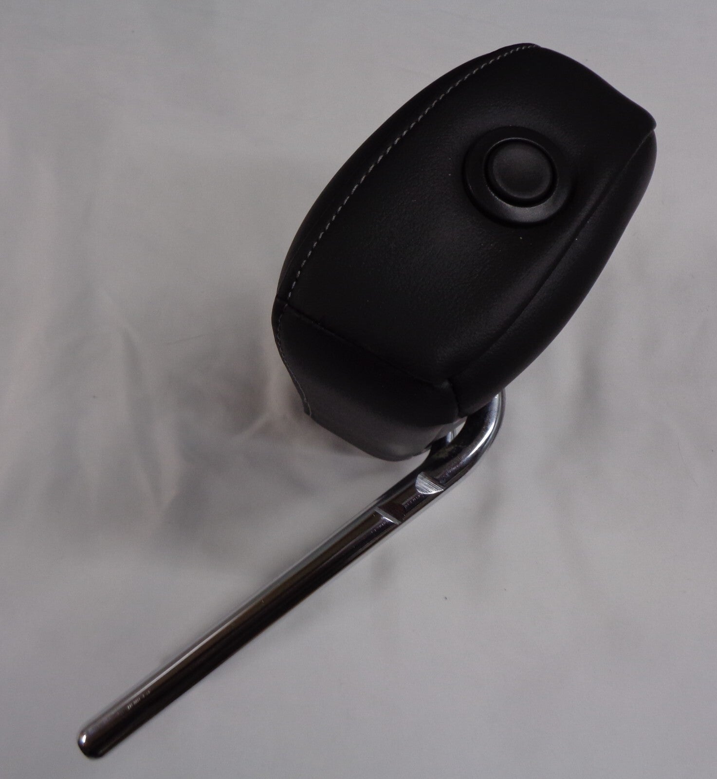 10 - 16 BUICK LACROSSE FRONT HEADREST HEAD REST BLACK LEATHER OEM FREE SHIP R3 - RarePartsFinder.Com