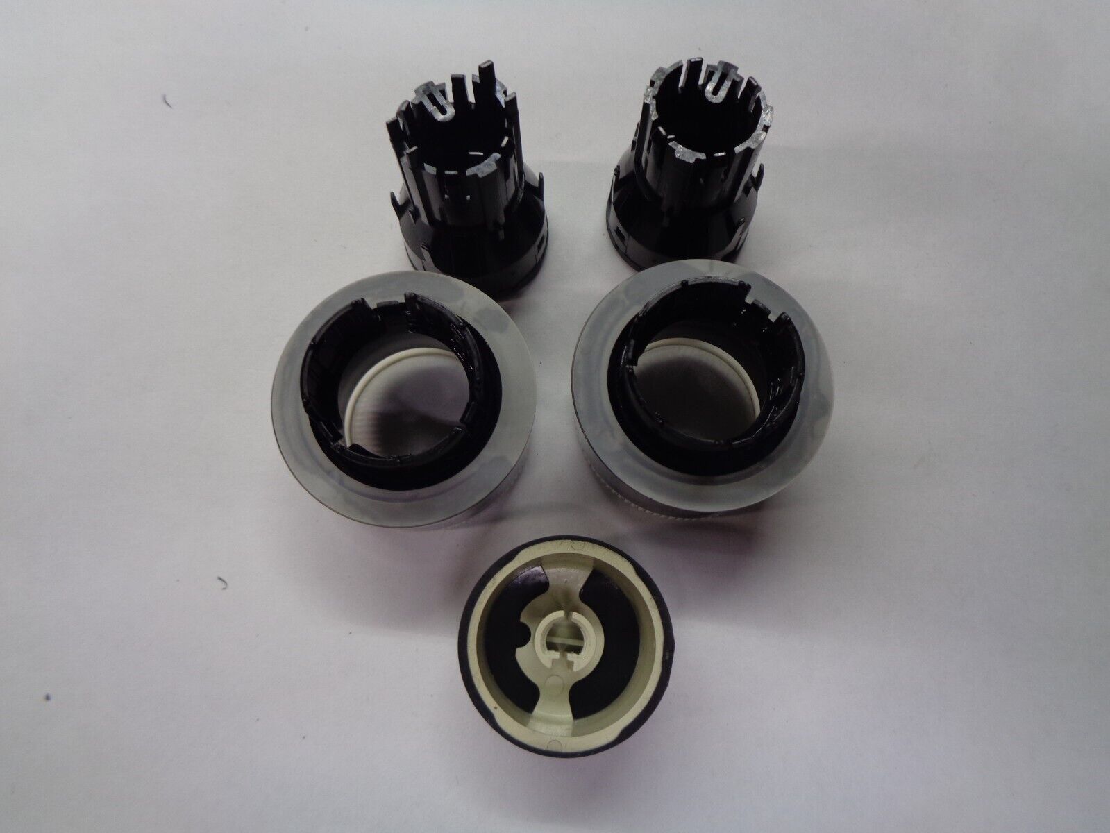 2005 - 2010 HONDA ODYSSEY STEREO RADIO TUNER KNOB SET FREE SHIPPING! - RarePartsFinder.Com