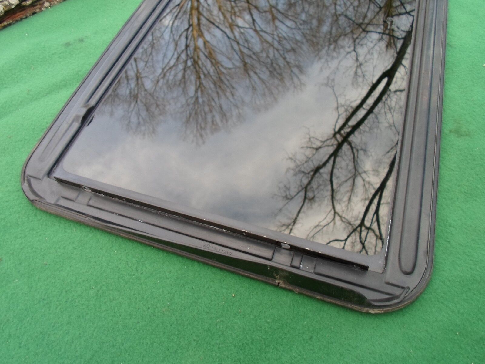 2004 PONTIAC BONNEVILLE YEAR SPECIFIC OEM FACTORY SUNROOF GLASS   FREE SHIPPING! - RarePartsFinder.Com