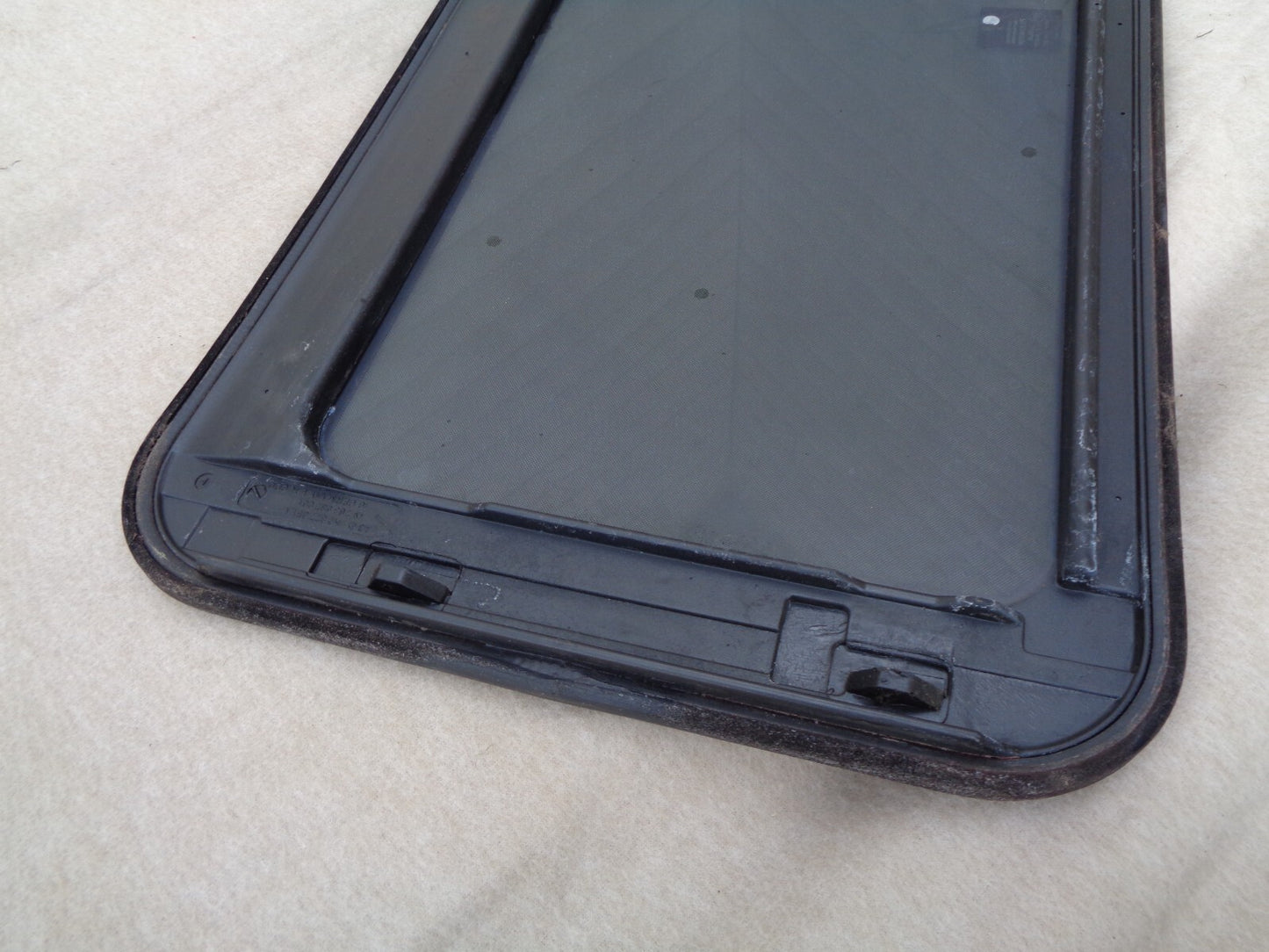 93 94 95 96 97 98 99 VOLKSWAGON JETTA SUNROOF GLASS OEM FREE SHIPPING!