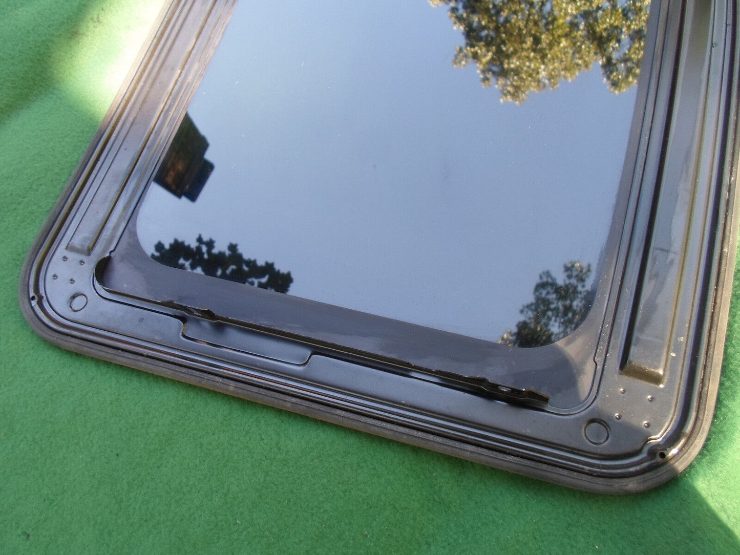 1999 OLDSMOBILE INTRIGUE SUNROOF GLASS OEM FACTORY NO ACCIDENT  FREE SHIPPING! - RarePartsFinder.Com