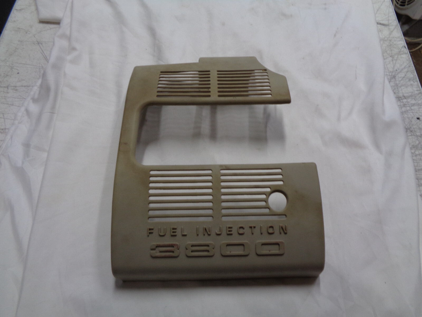 BUICK REATTA COUPE OLDSMOBILE TORNADO 3800 ENGINE COVER OEM  A1