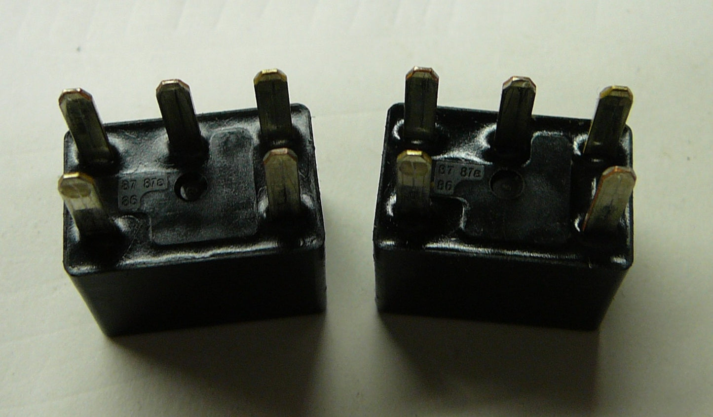 2x Chrysler Dodge Viper Charger Challenger OEM Relay Set 04692261AA ACV12212 C3