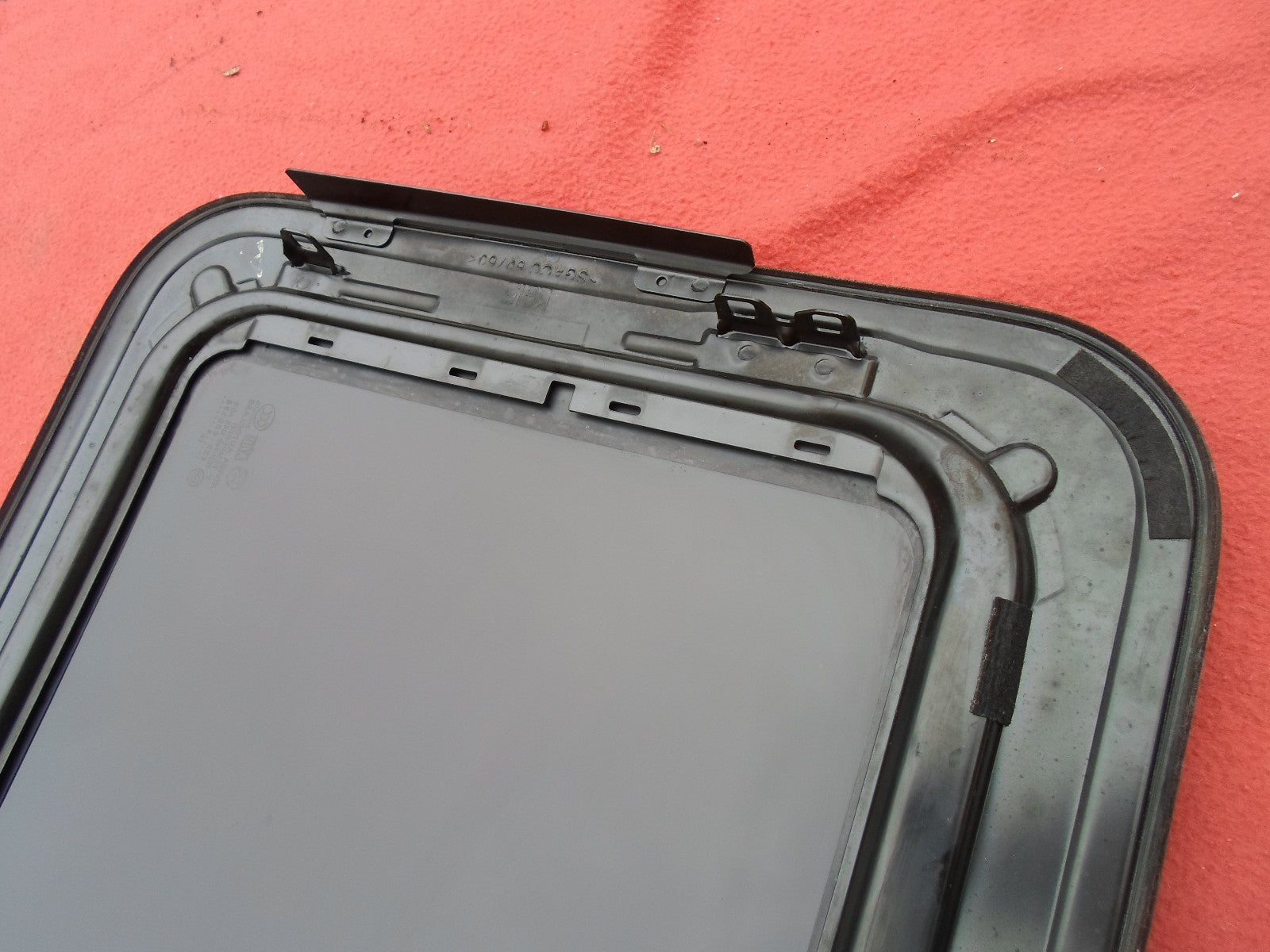 2007 KIA SPECTRA SPECTRA5 YEAR SPECIFIC  OEM FACTORY SUNROOF GLASS FREE SHIPPING - RarePartsFinder.Com