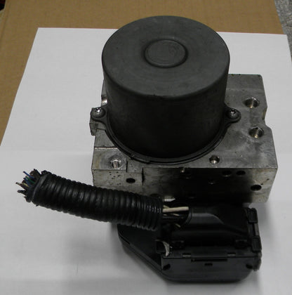 2015 Toyota RAV4 ABS Anti-Lock Brake Pump Control 44540-0R132  89541-0R052  M13