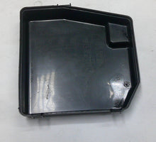 2007 - 2012 Toyota Yaris 2008 - 2014 Scion XD Relay Fuse Cover Lid R2