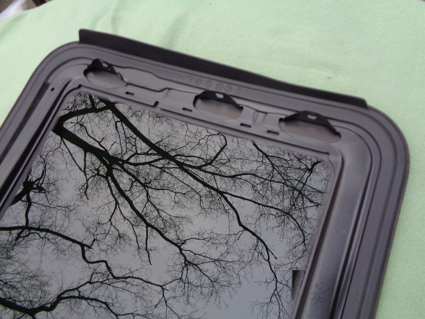 2018 BMW 320i YEAR SPECIFIC OEM FACTORY SUNROOF GLASS NO ACCIDENFREE SHIPPING! - RarePartsFinder.Com
