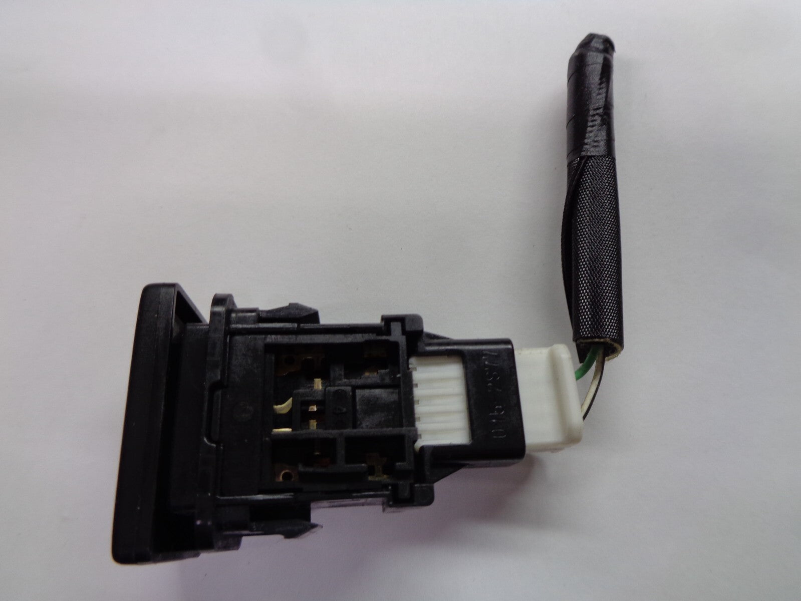 2007-2011 Toyota Camry Fuel Door Release Switch Button Tested OEM FREE SHIP A1 - RarePartsFinder.Com