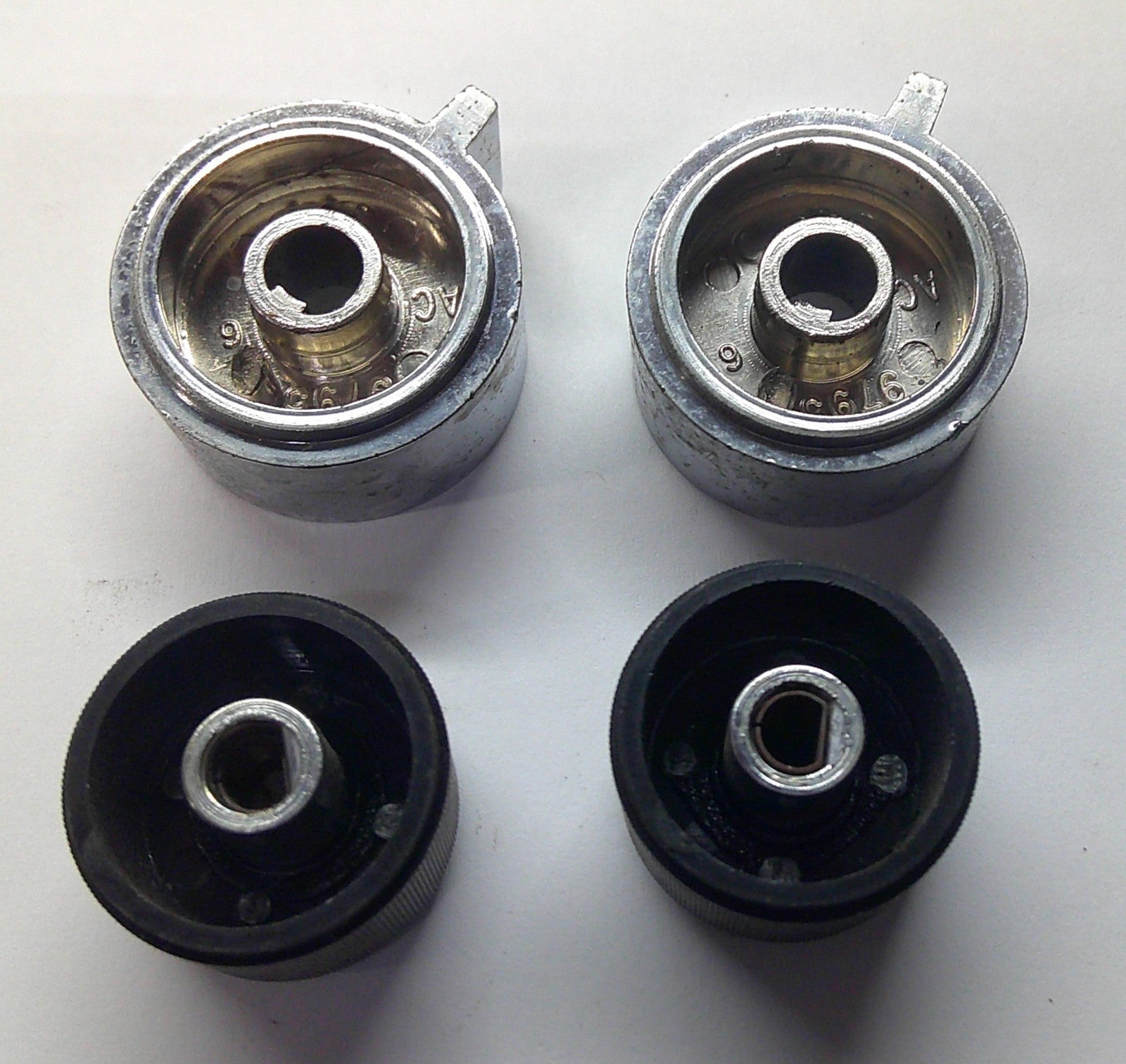 1985 CADILLAC SEVILLE RADIO STEREO TUNER KNOB SET OEM - RarePartsFinder.Com