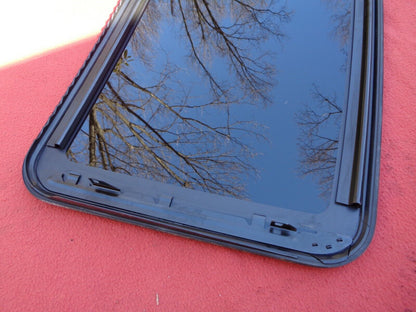 2005 CADILLAC CTS OEM FACTORY YEAR SPECIFIC SUNROOF GLASS  FREE SHIPPING - RarePartsFinder.Com