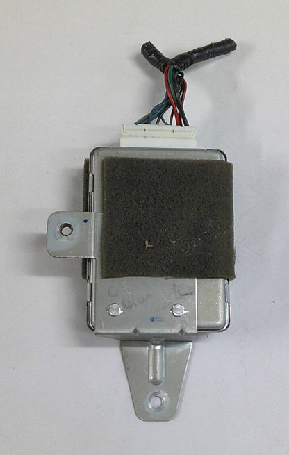 97 - 04 Mitsubishi Diamante Sunroof Relay Sliding Sunroof Module MR101943 SCU2 - RarePartsFinder.Com