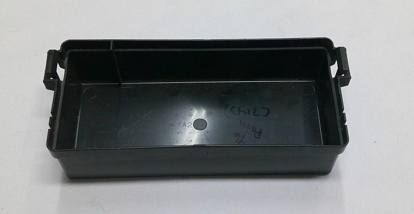 96 - 00 Nissan Pathfinder Front Relay Fuse Box Upper Cover Lid 0W012 B3 - RarePartsFinder.Com