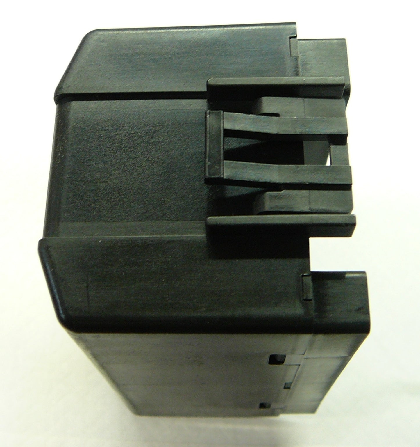 MITSUBISHI FRONT ECU RELAY UNIT MR587807 OEM TESTED