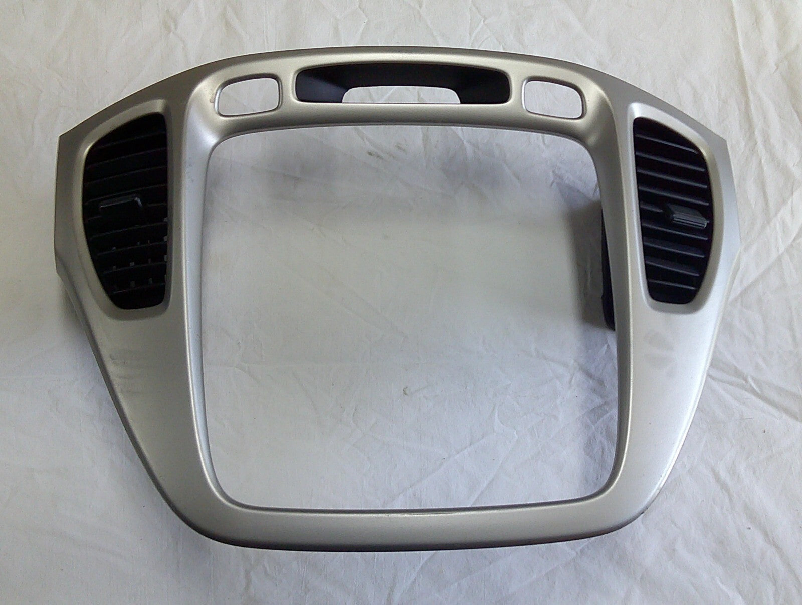 2001 - 2004 Toyota Highlander Radio Dashboard Bezel Trim Cover Free Shipping B4 - RarePartsFinder.Com
