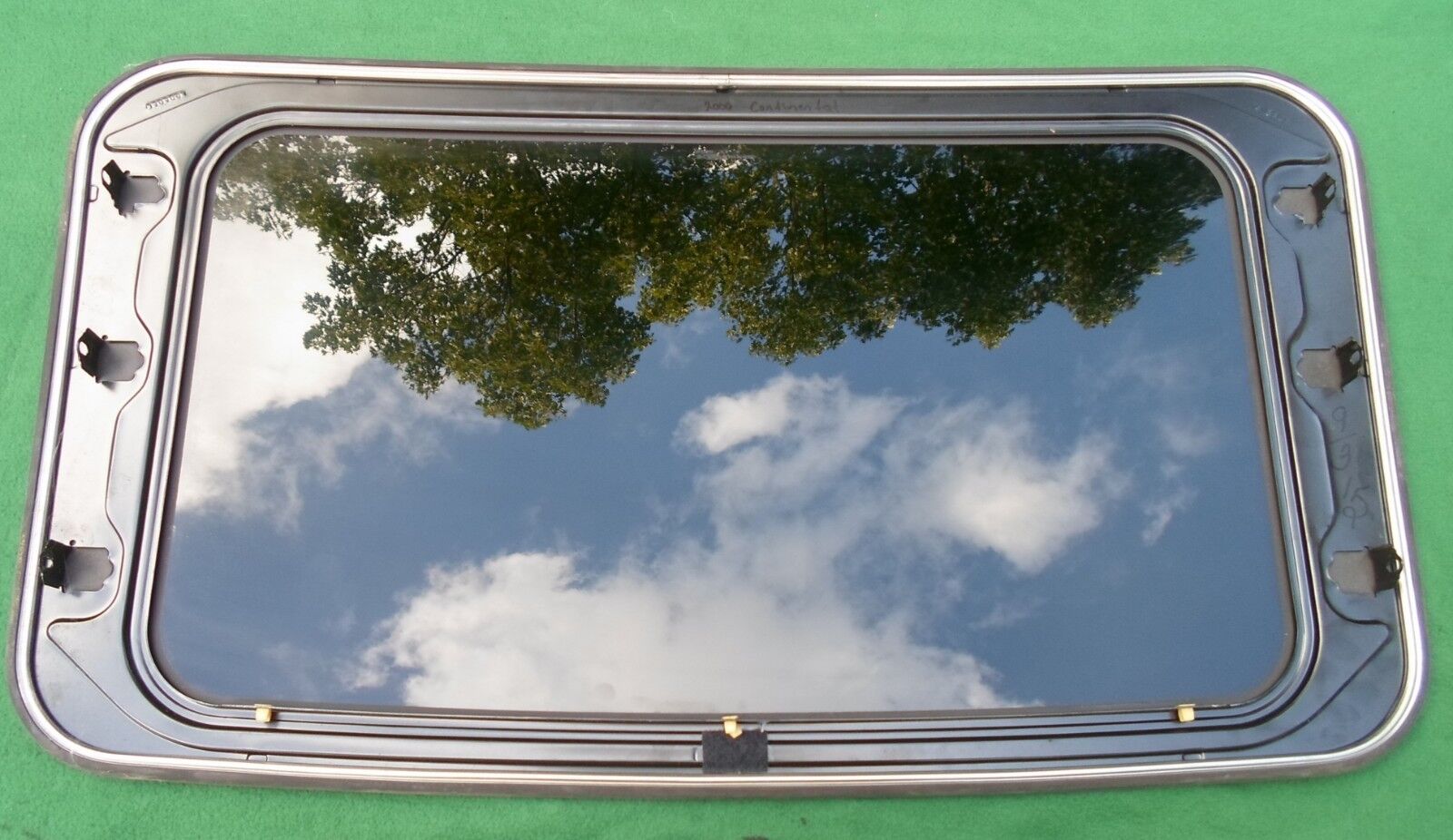 2002 LINCOLN CONTINENTAL YEAR SPECIFIC OEM FACTORY  SUNROOF GLASS FREE SHIPPING!