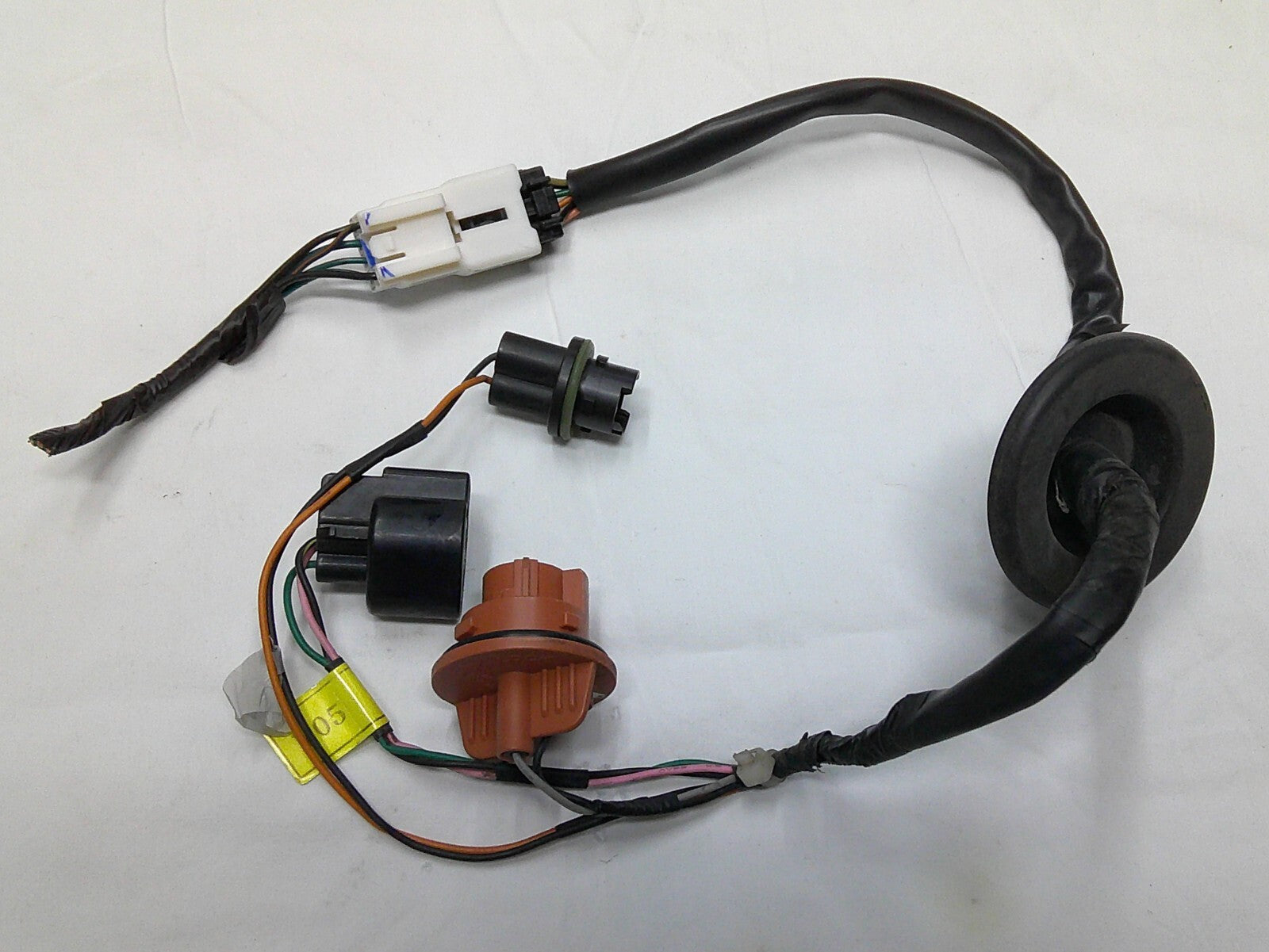 17 Hyundai Elantra Dr Socket & Wire Right Rear Taillight Brake Plug Pigtail A10 - RarePartsFinder.Com