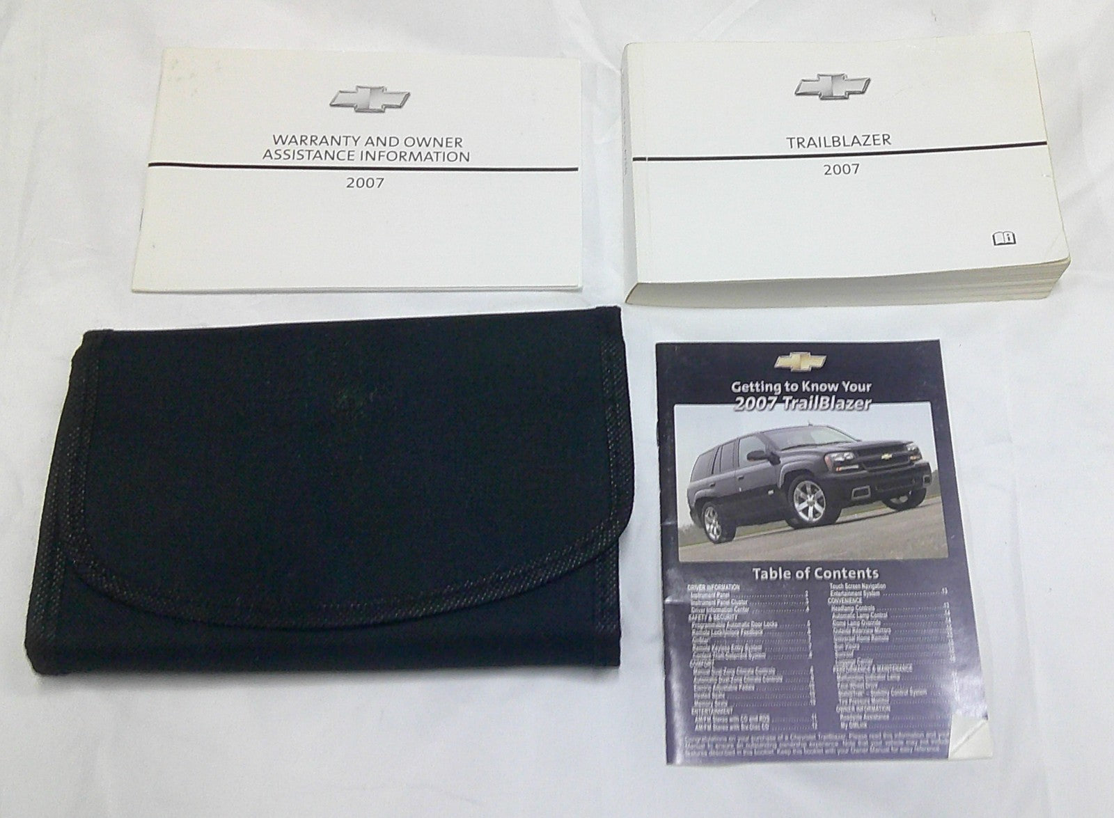 2007 Chevy Trailblazer Owner's Manual Set With Cloth Case Holder OEM