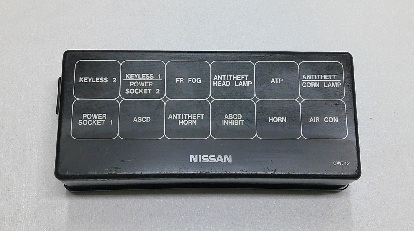 96 - 00 Nissan Pathfinder Front Relay Fuse Box Upper Cover Lid 0W012 B3