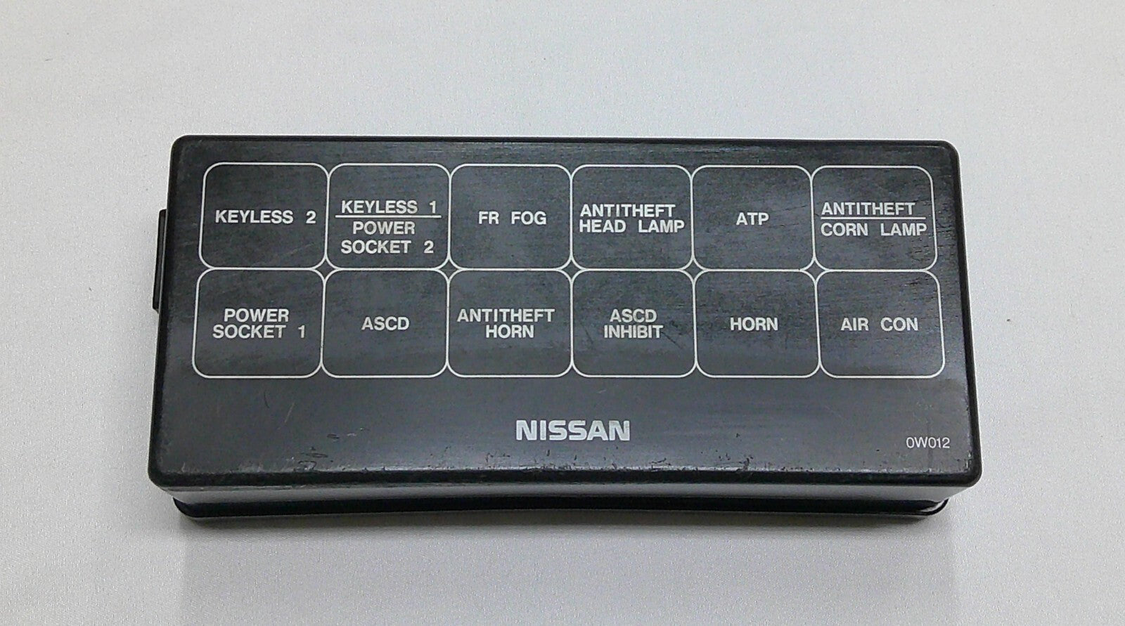 96 - 00 Nissan Pathfinder Front Relay Fuse Box Upper Cover Lid 0W012 B3